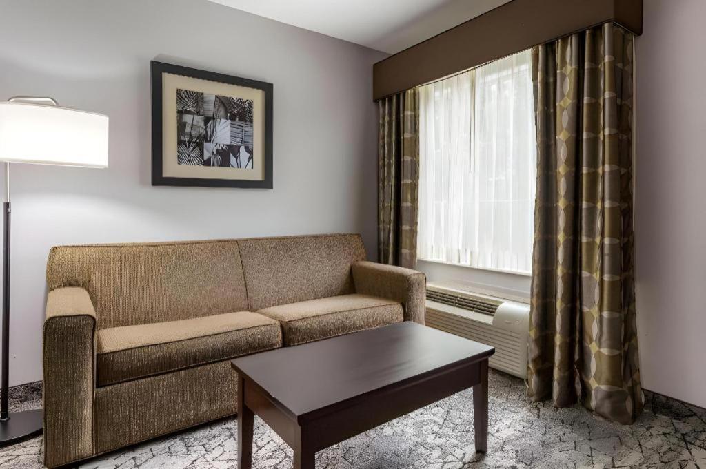 Best Western Oakdale Inn Zewnętrze zdjęcie
